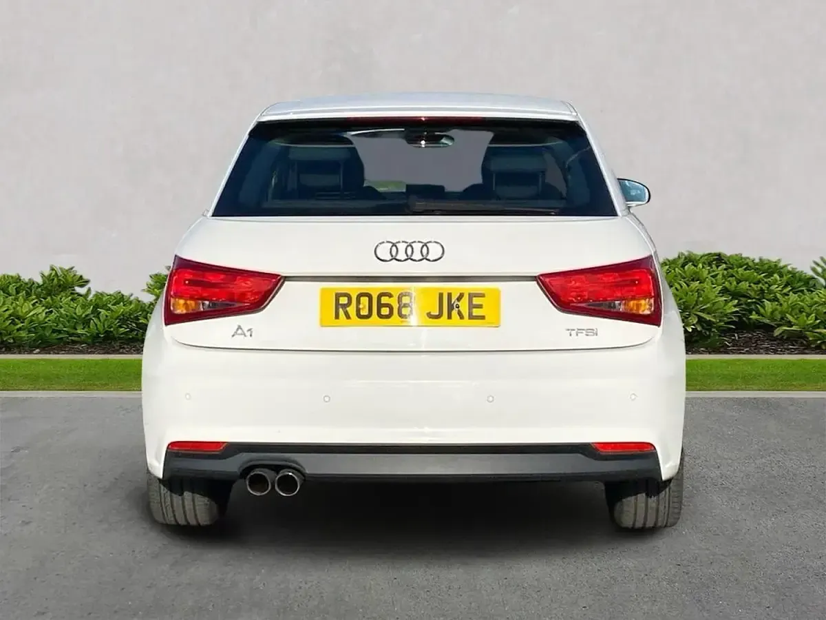 Used Audi A1 Sport 125 HP (91 kW) 2018 White Hatchback