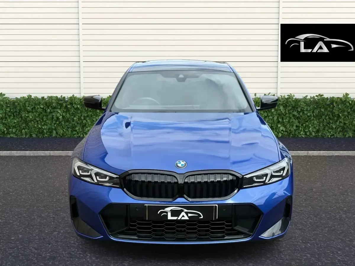 Begagnad BMW 320 M Sport 2025 Blå Sedan