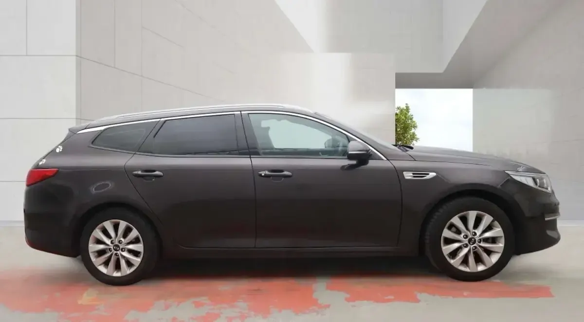 Used Kia Optima 139 HP (102 kW) 2018 Brown Estate