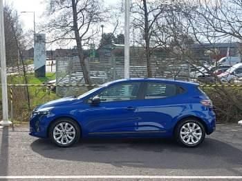 Used Renault Clio V Evolution 143 HP (105 kW) 2024 Blue Hatchback