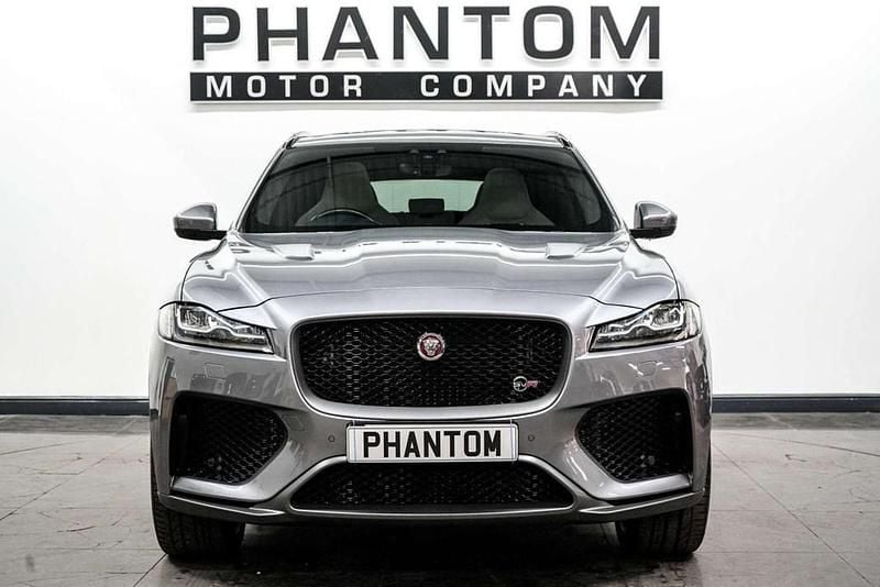Used Jaguar F-Pace SVR 550 HP (404 kW) 2019 Grey SUV
