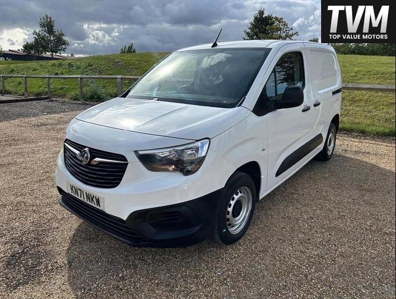 Second-hand Vauxhall Combo 100 CP (73 kW) 2021 Alb Van