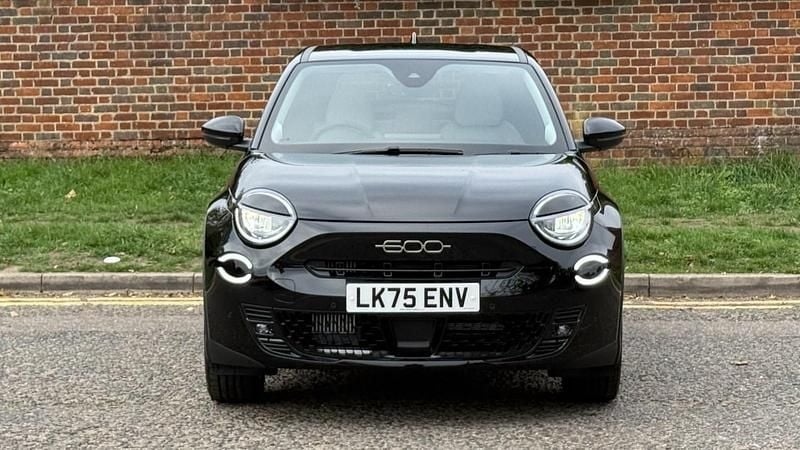 Used Fiat 600 La Prima 99 HP (72 kW) 2025 Black Hatchback