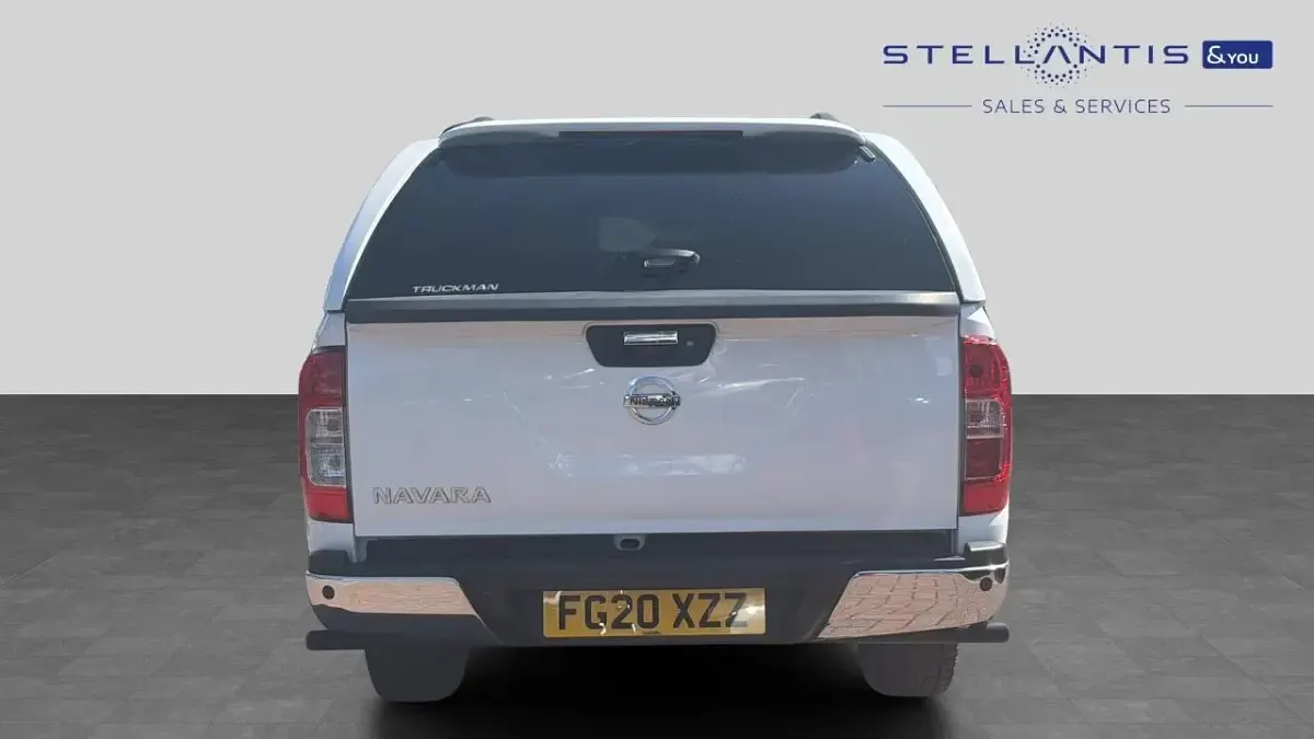 Used Nissan Navara Tekna 187 HP (137 kW) 2020 White Pickup