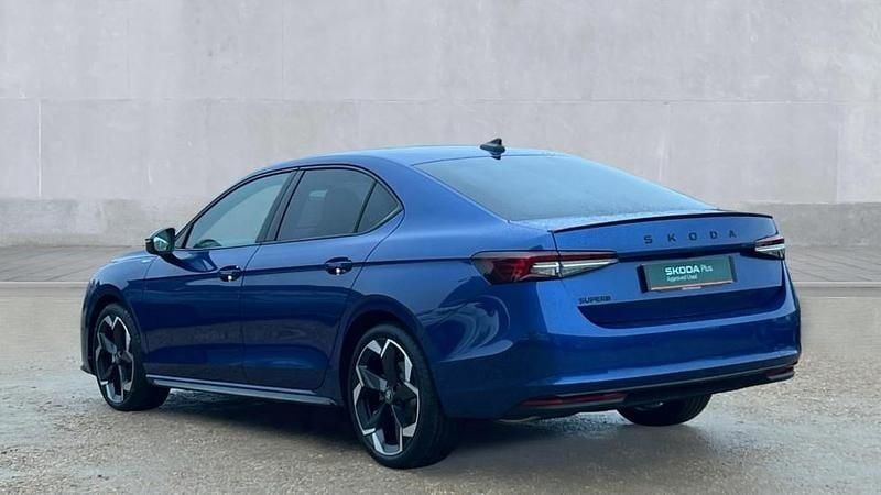 Used Skoda Superb SportLine 150 HP (110 kW) 2025 Cobalt blue metallic Hatchback