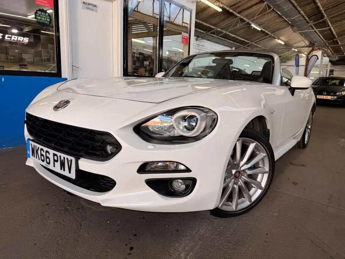 Używany Fiat 124 Spider Lusso Plus 2016 Biały Kabriolet