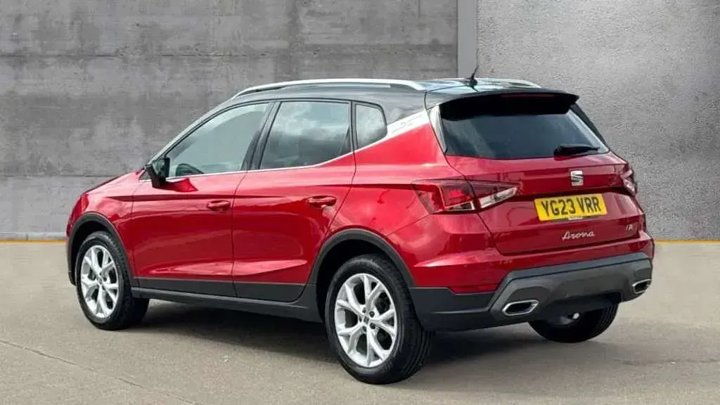 Used Seat Arona FR 110 HP (80 kW) 2023 Red SUV