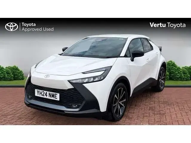 Used Toyota C-HR Design 140 HP (102 kW) 2024 White SUV