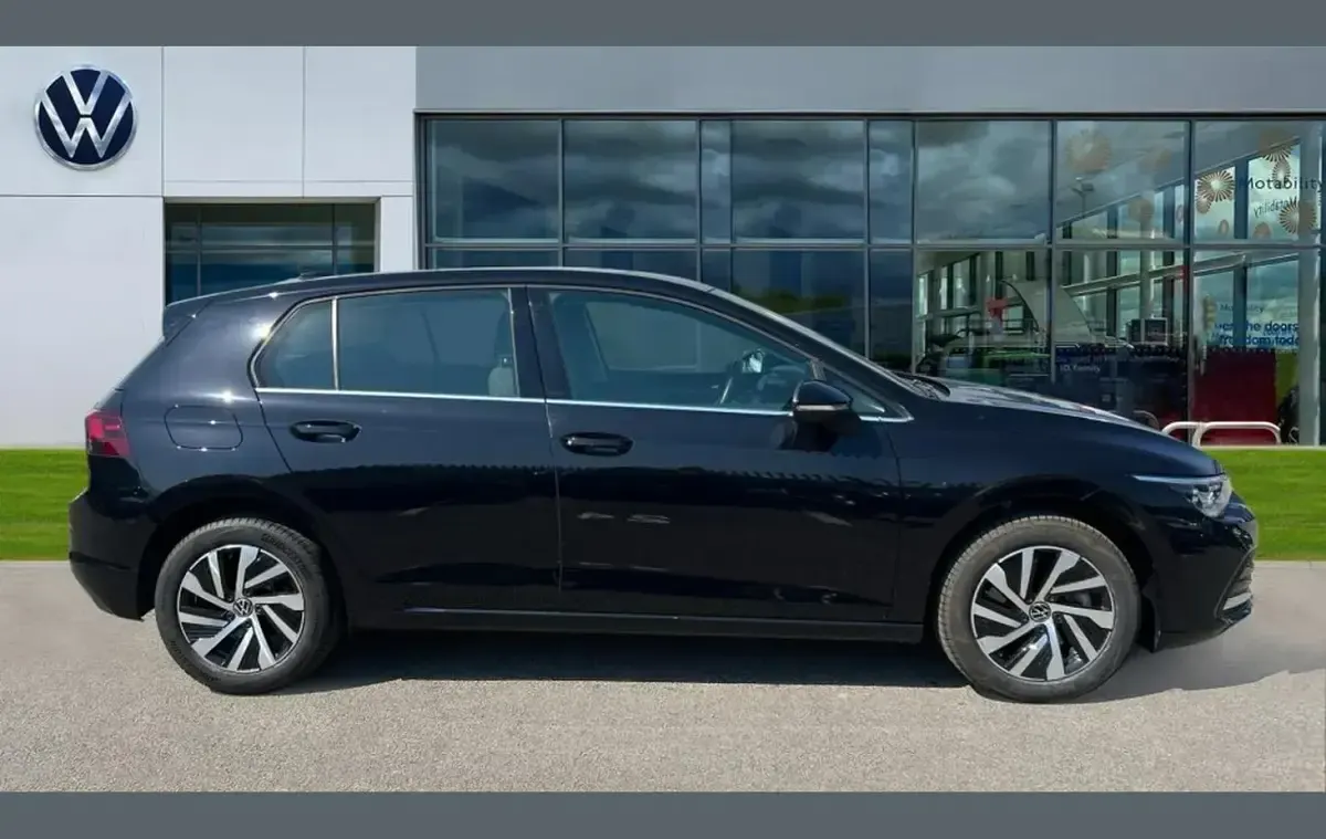 Used VW Golf VIII Style 200 HP (147 kW) 2022 Black Hatchback