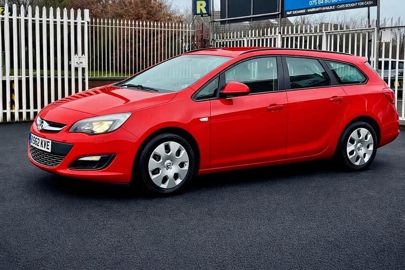 Used Vauxhall Astra 2013 Red Estate