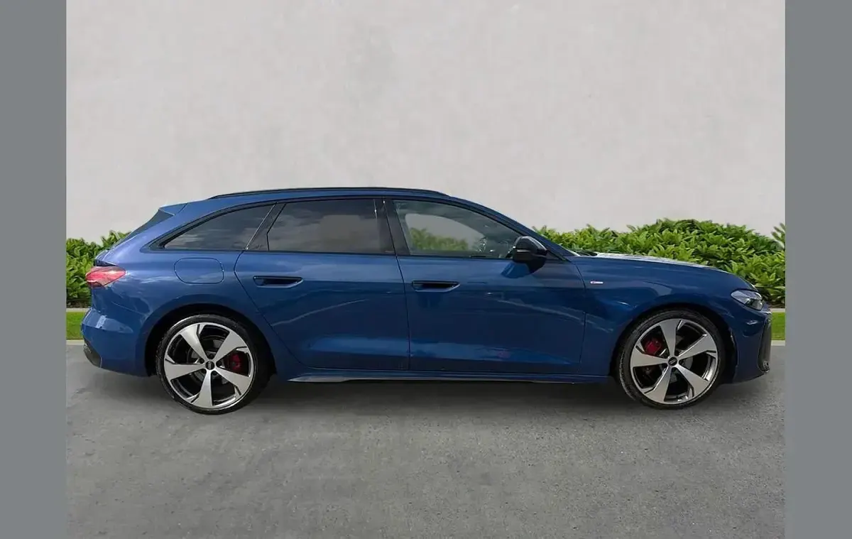Used Audi A5 Comfort 204 HP (150 kW) 2025 Blue Estate