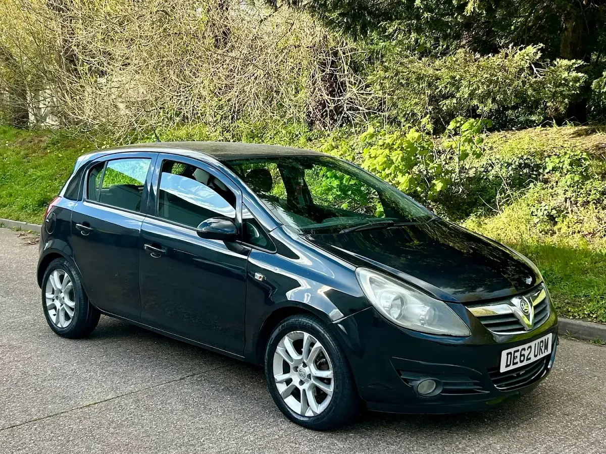 Used Vauxhall Corsa 90 HP (66 kW) 2012 Black Hatchback