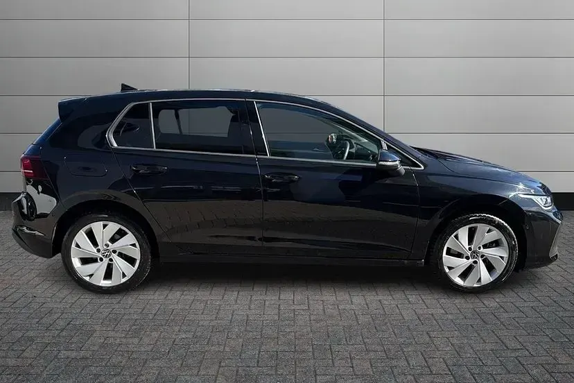 Used VW Golf VIII Match 200 HP (147 kW) 2025 Grenadilla black Hatchback