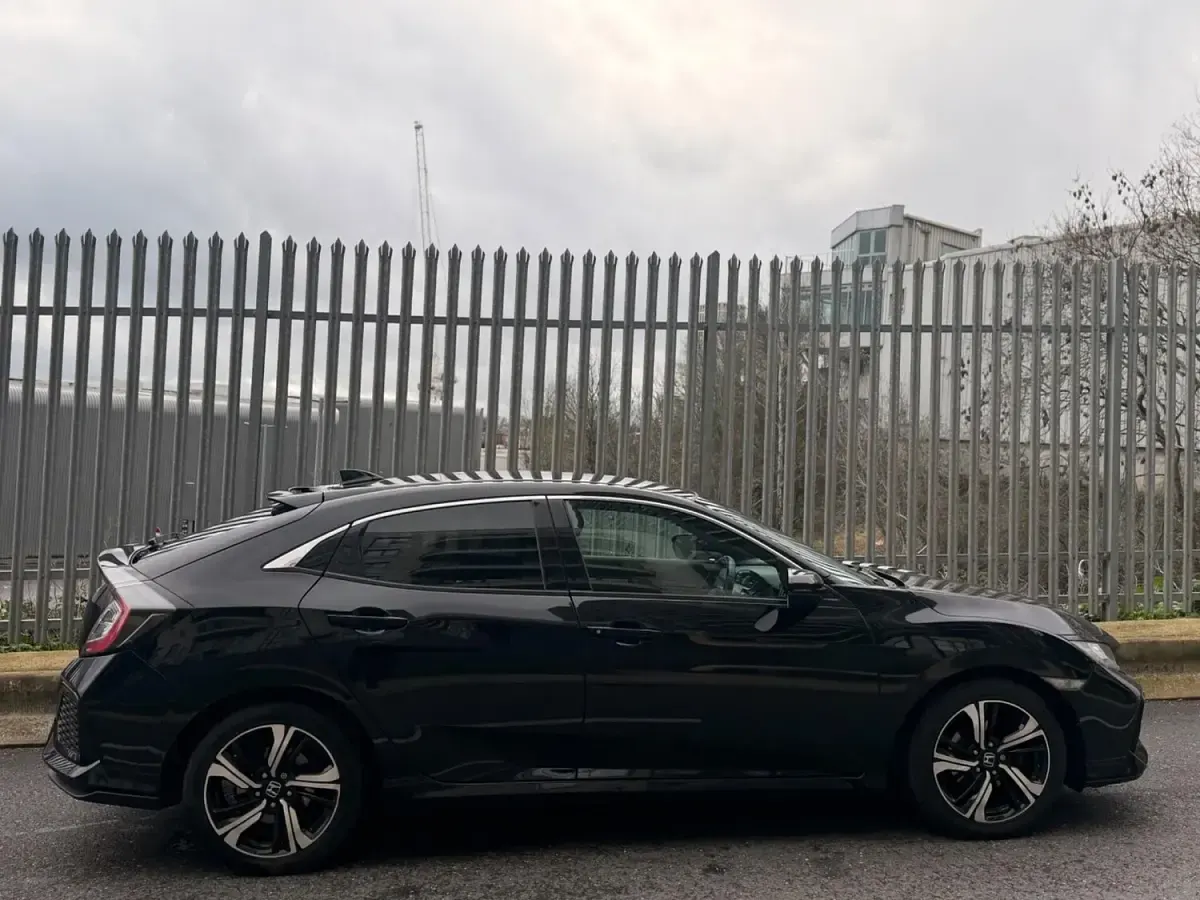Used Honda Civic SR 2017 Black Hatchback