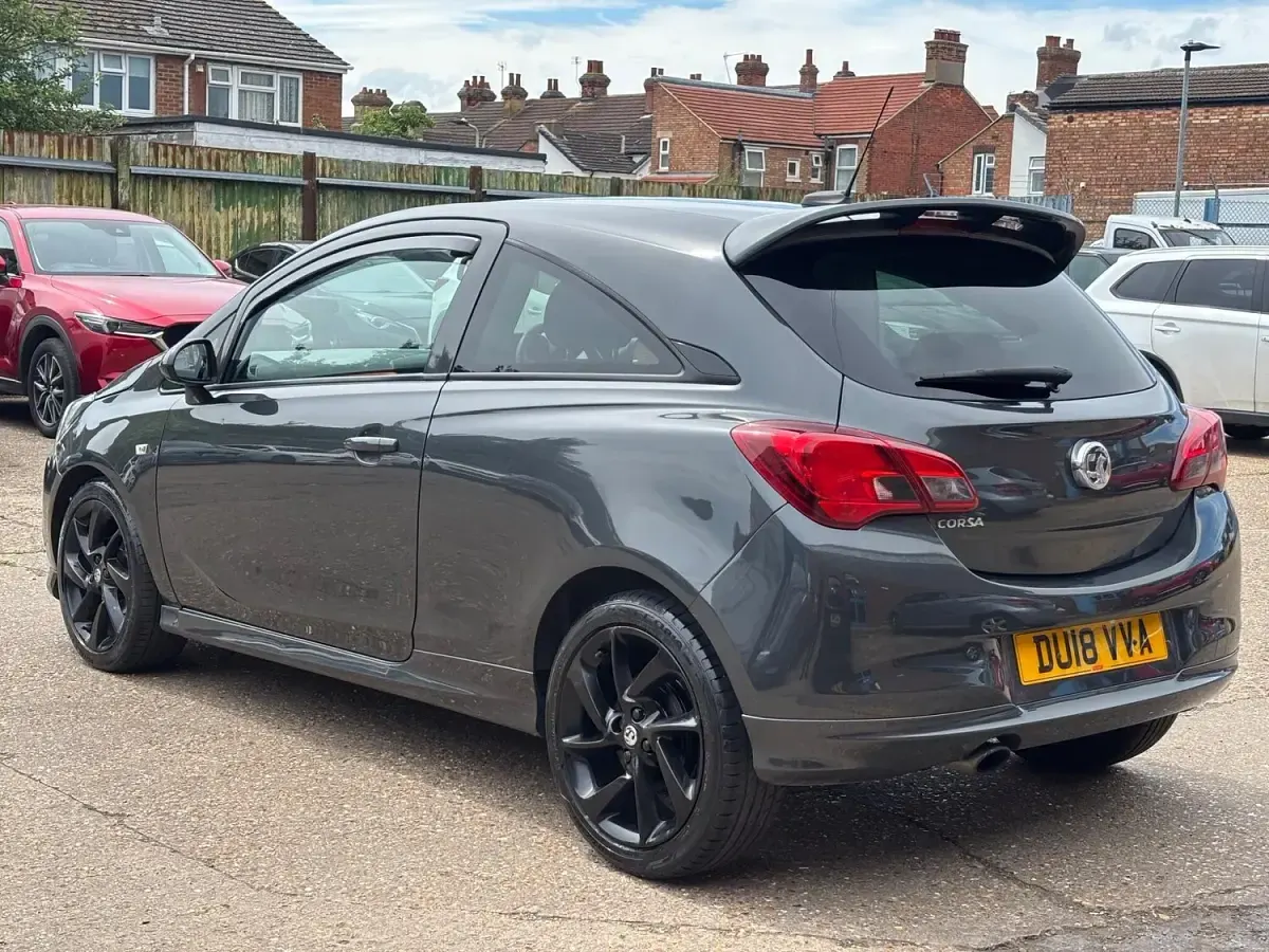 Used Vauxhall Corsa SRi 90 HP (66 kW) 2018 Grey Hatchback