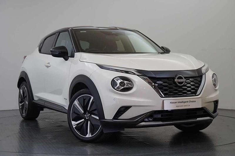 White Used 2022 Nissan Juke Tekna+ SUV | £20,390 (Fair price) - Image 1/3
