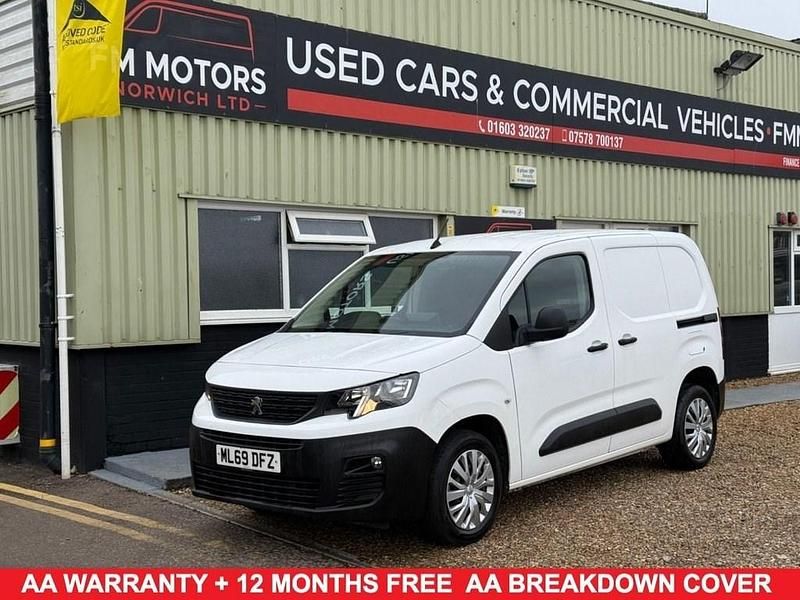 White Used 2019 Peugeot Partner MPV | £9,700 (Fair price) - Image 1/2