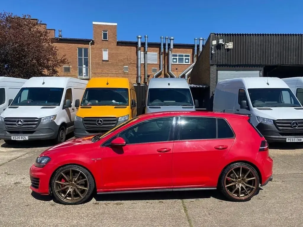 Second-hand VW Golf VII GTI 228 CP (167 kW) 2015 Roșu Hatchback