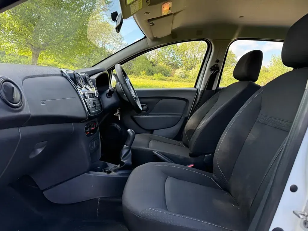 Używany Dacia Sandero Essentiel 2019 Biały Hatchback