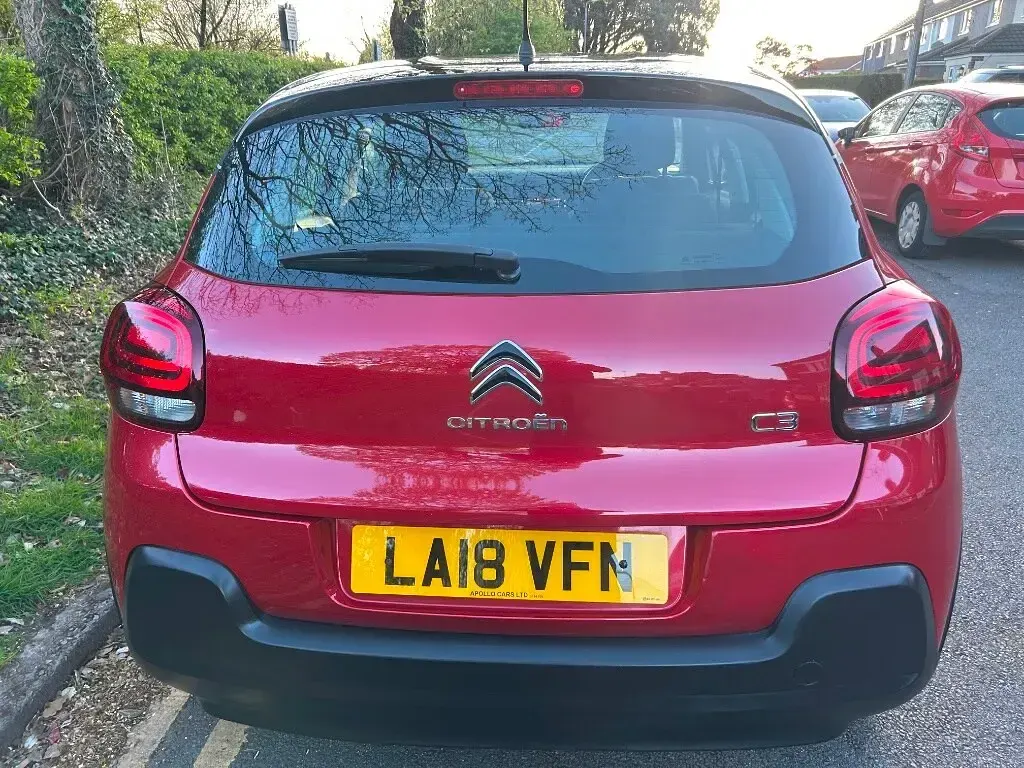 Used Citroën C3 Feel 80 HP (58 kW) 2018 Red Hatchback