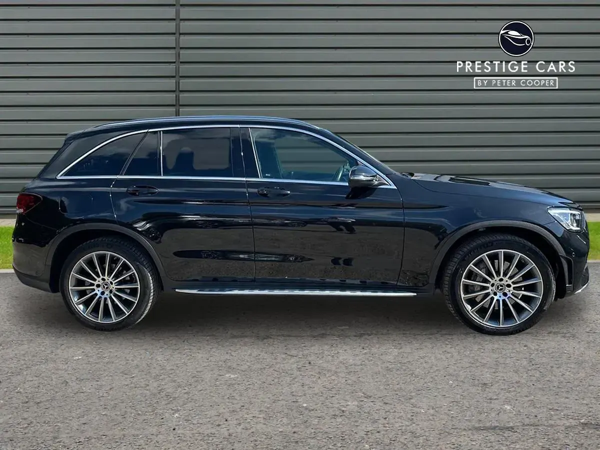 Used Mercedes GLC300 AMG Line Premium 245 HP (180 kW) 2022 Black SUV