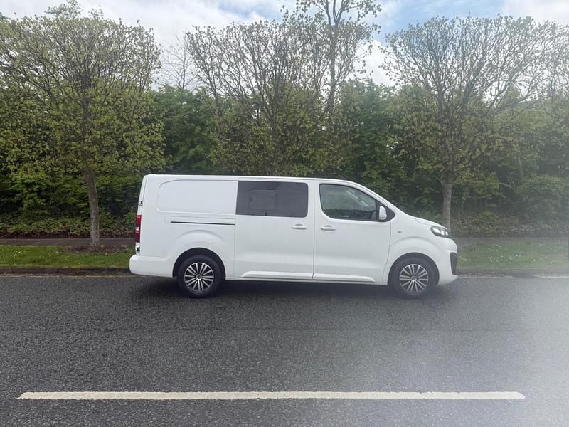 Gebraucht Vauxhall Vivaro Sportive 100 PS (73 kW) 2019 Weiß Van / Kleinbus