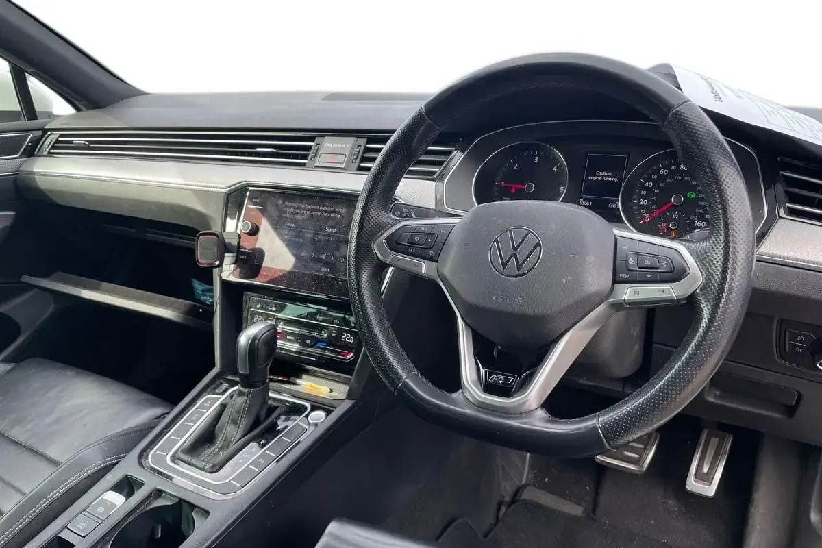 Used VW Passat R-line 150 HP (110 kW) 2021 White Estate
