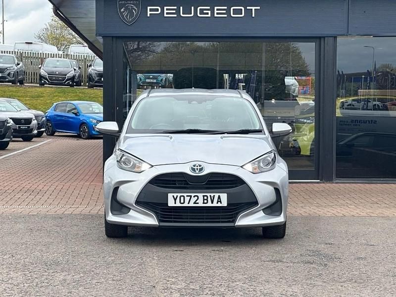 Usado Toyota Yaris Hybrid 2023 Prateado Citadino