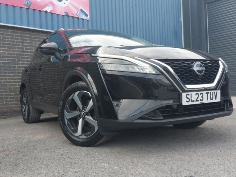 Black Used 2023 Nissan Qashqai N-Connecta SUV | £17,998 (Fair price) - Image 1/4