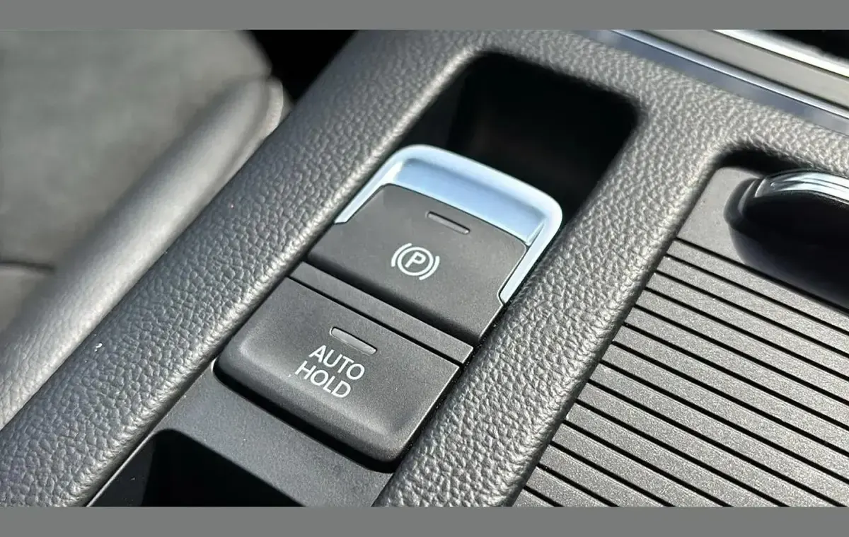 Begagnad VW Arteon R-line 196 HK (144 kW) 2022 Grå Kombi