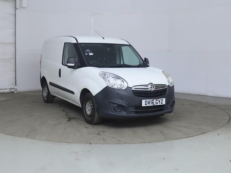 White Used 2016 Vauxhall Combo Van | £1,999 (Super price) - Image 1/4