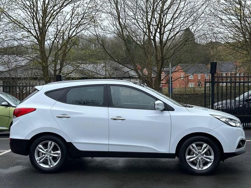Used Hyundai ix35 Premium 115 HP (84 kW) 2011 White SUV