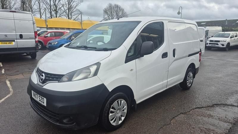 White Used 2017 Nissan NV200 Acenta MPV | £7,995 (Fair price) - Image 1/4