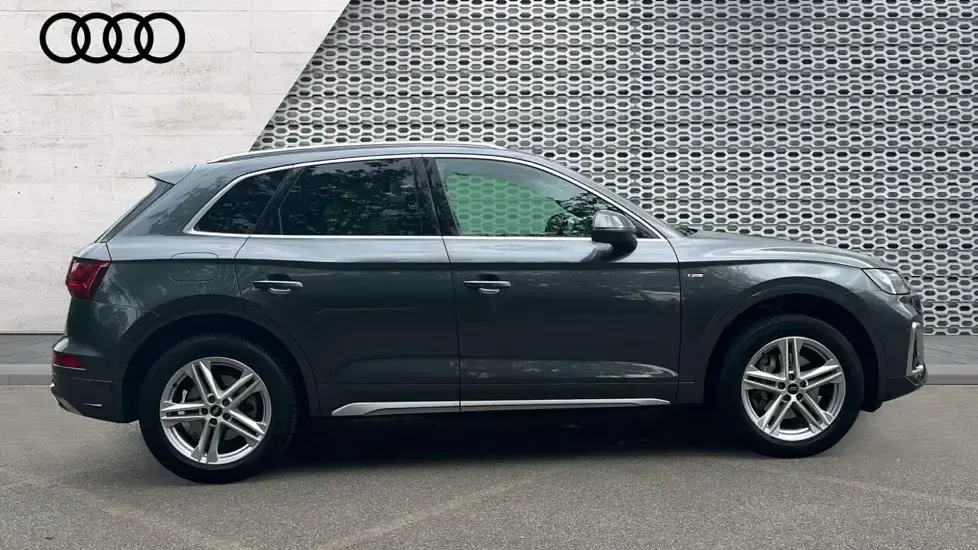 Used Audi Q5 S-Line 204 HP (150 kW) 2024 Grey SUV