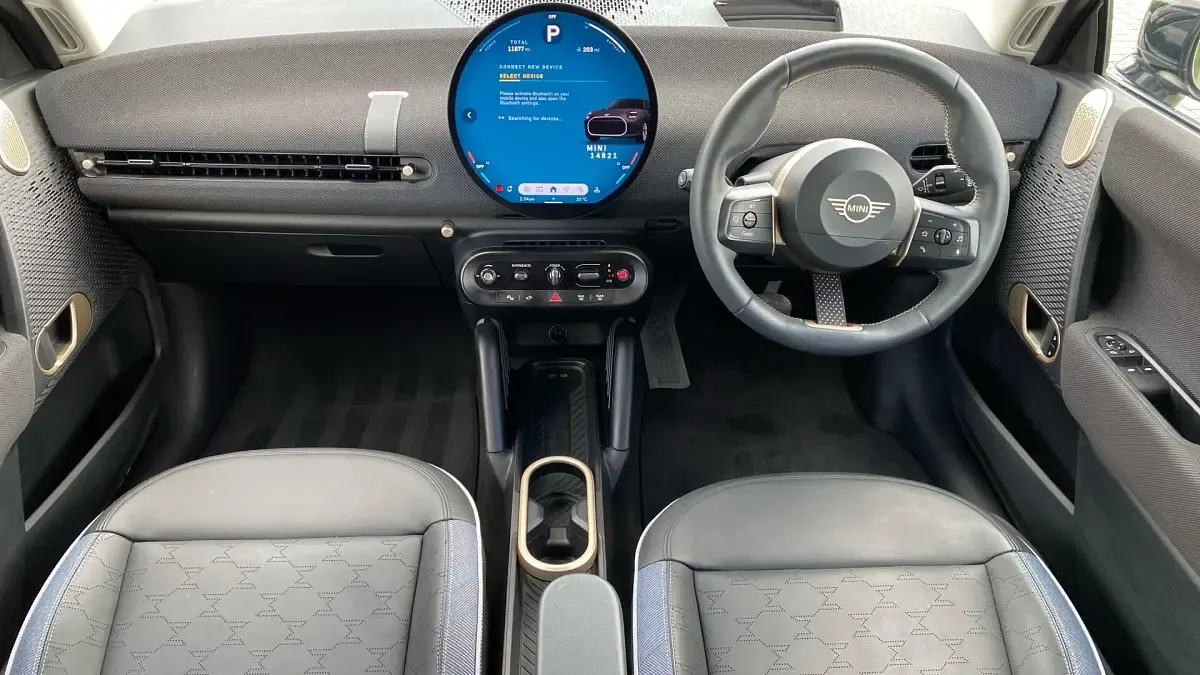 Used Mini Cooper SE Hatch 158 kW (215 HP) 2024 Black Hatchback