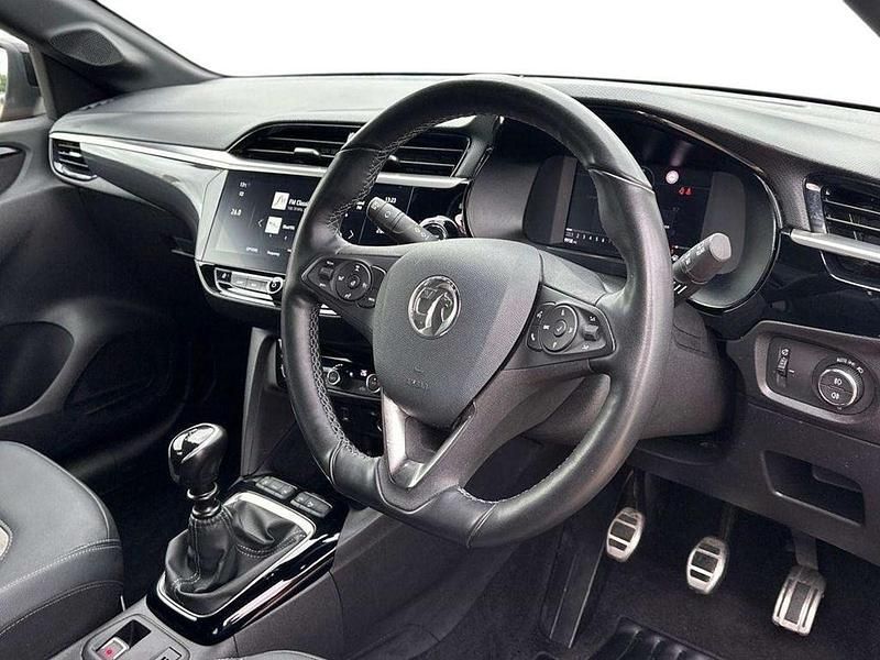 Begagnad Vauxhall Corsa Ultimate 99 HK (72 kW) 2023 Röd Halvkombi