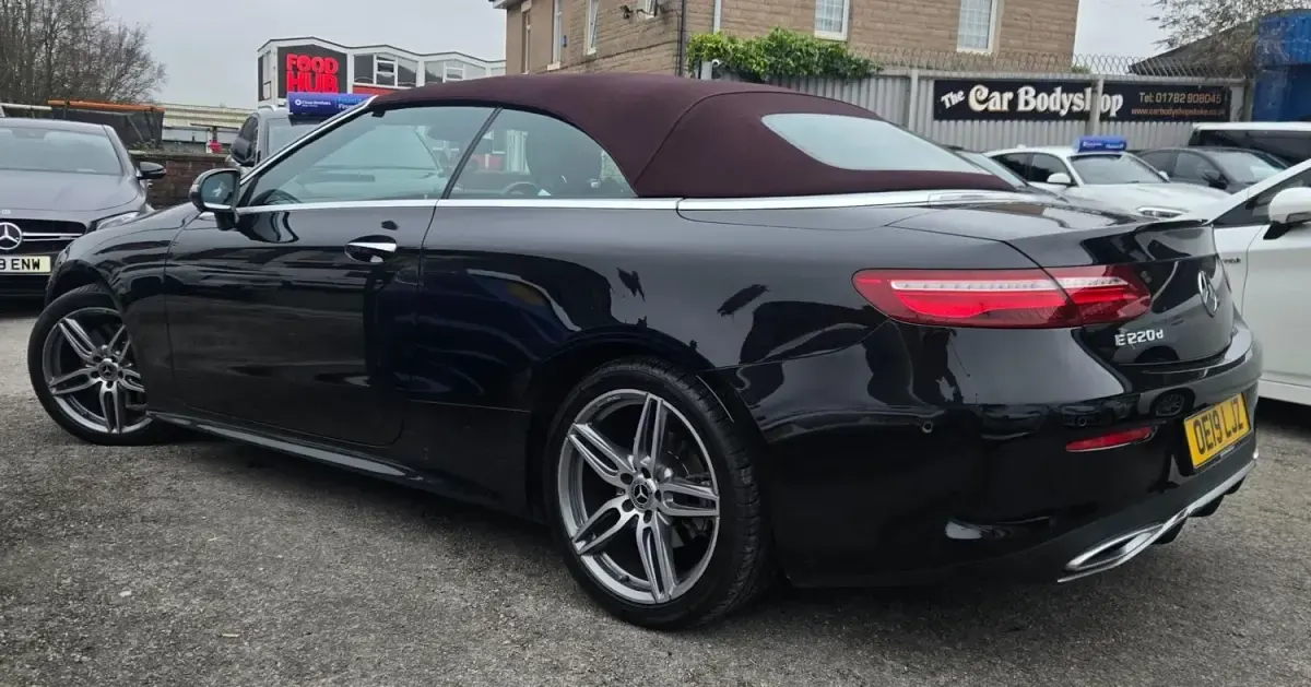 Gebraucht Mercedes E220 AMG line 2019 Schwarz Cabrio
