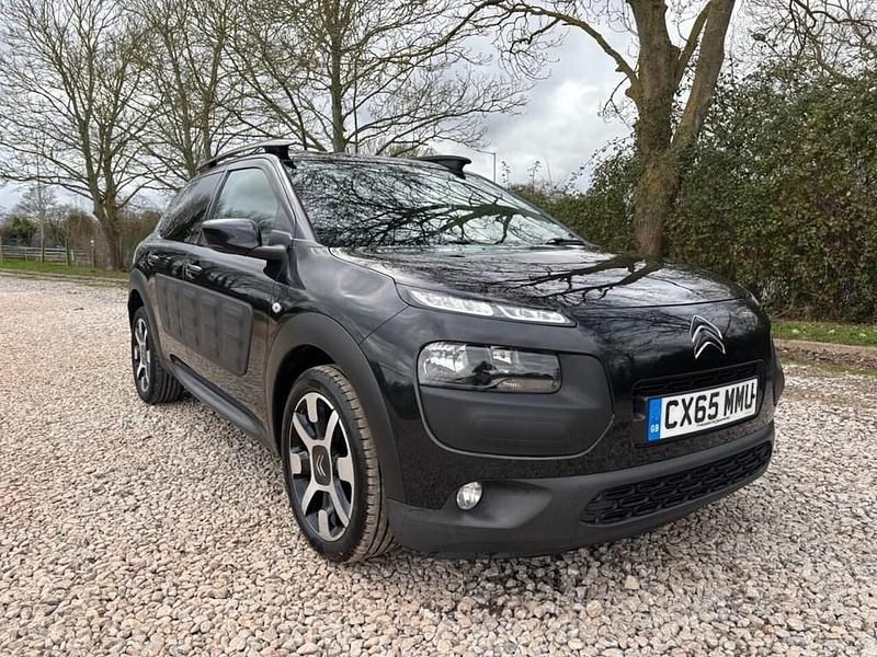 Used Citroën C4 Cactus Flair 100 HP (73 kW) 2015 Black Hatchback