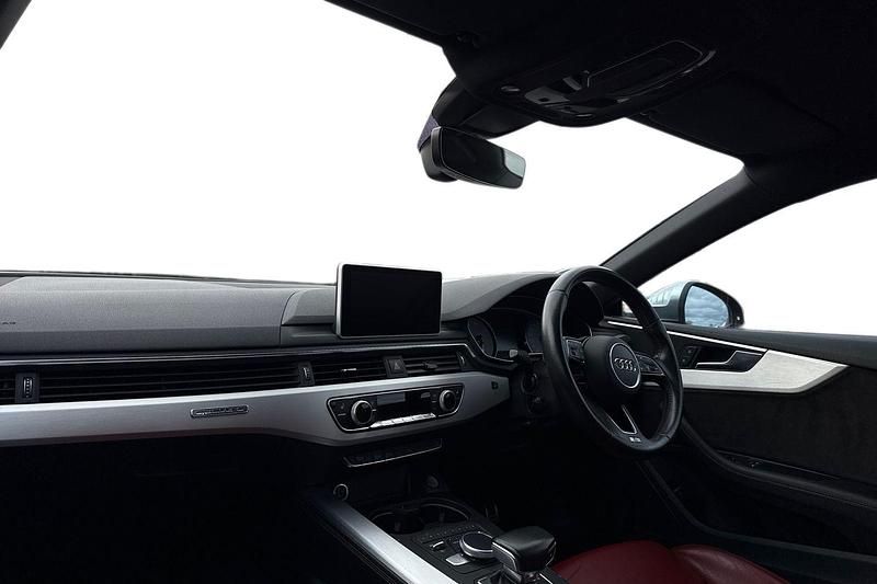 Usado Audi A5 Performance 272 HP (200 kW) 2017 Preto Coupé