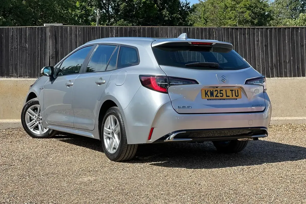 New Suzuki Swace 140 HP (102 kW) 2025 Silver Estate