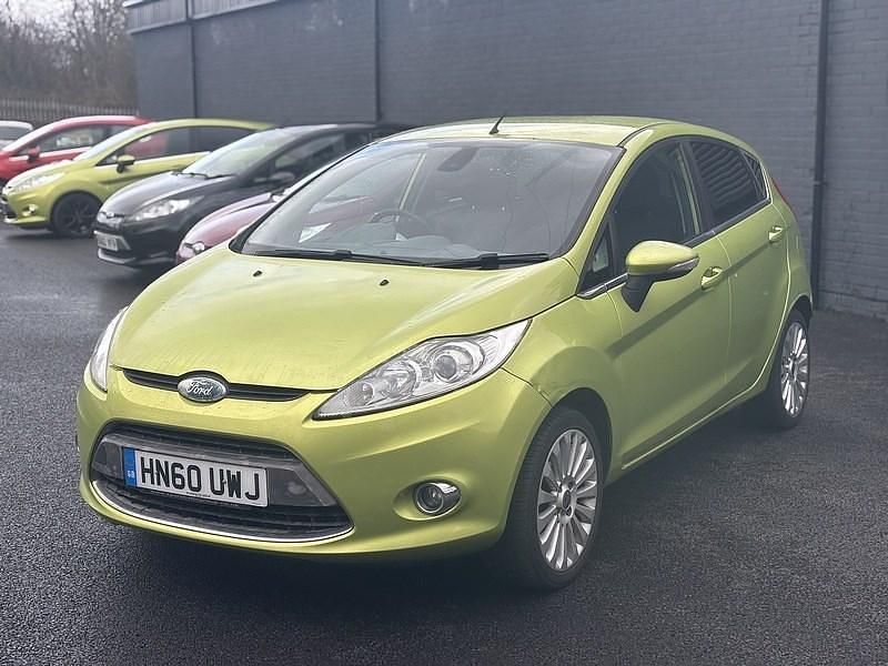 Used Ford Fiesta Titanium 94 HP (69 kW) 2011 Green Hatchback