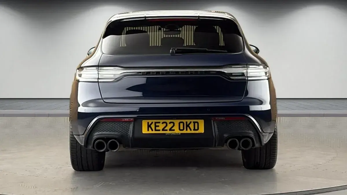 Used Porsche Macan 440 HP (323 kW) 2022 Night blue SUV