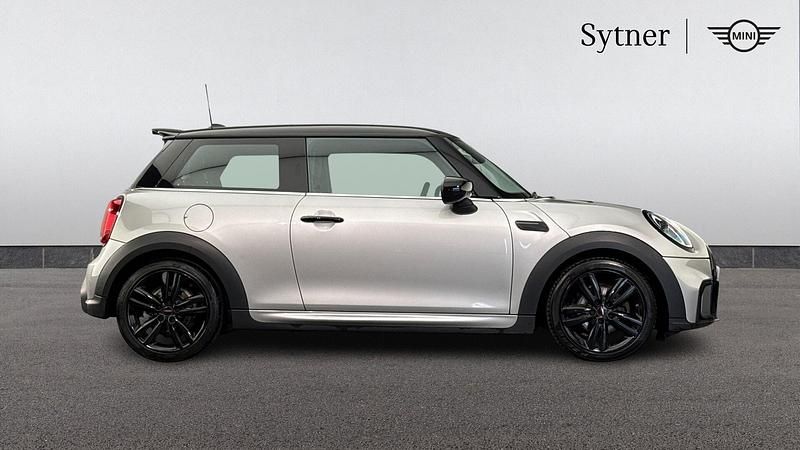 Used Mini Cooper Hatch 134 HP (98 kW) 2023 Silver Hatchback