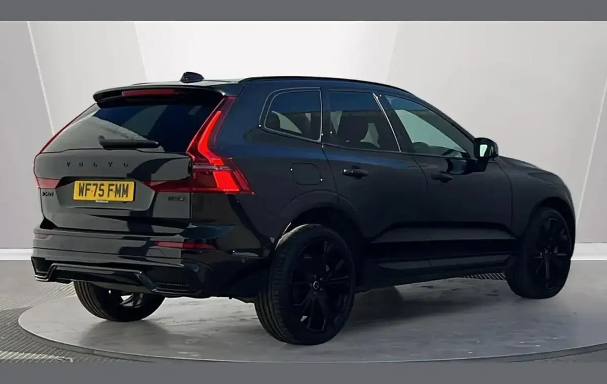 Used Volvo XC60 Plus 247 HP (181 kW) 2025 Black SUV