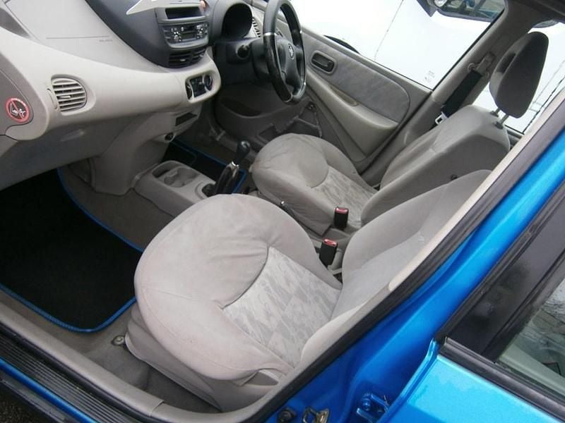 Used Nissan Almera S 114 HP (83 kW) 2002 Blue Hatchback