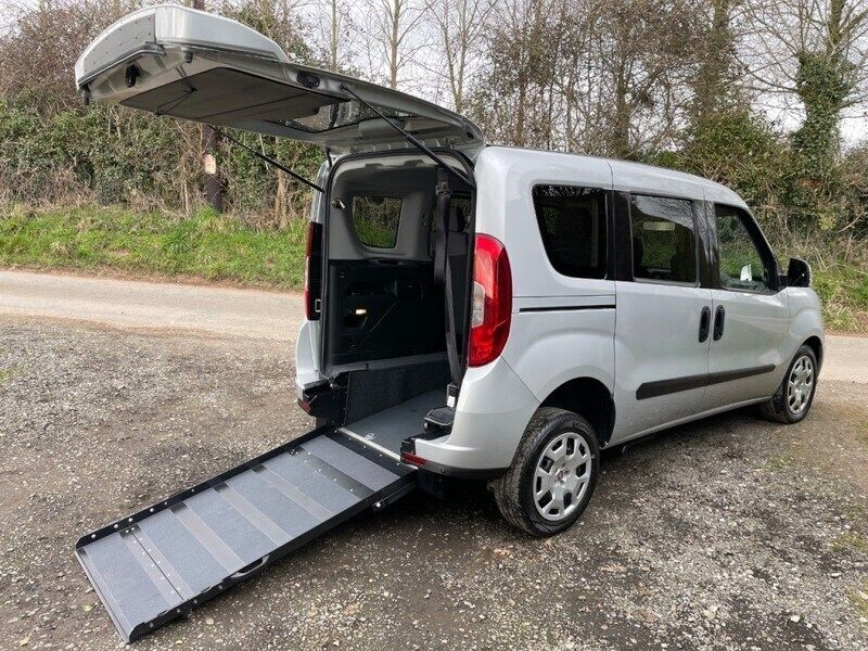 Silver Used 2020 Fiat Doblò MPV | £12,995 (Expensive) - Image 1/4