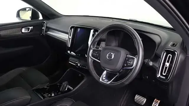 Used Volvo XC40 R-Design 150 HP (110 kW) 2020 Black SUV