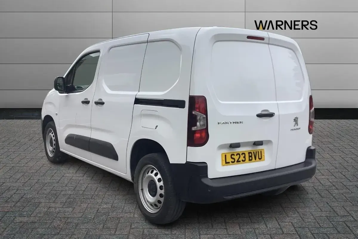 Used Peugeot Partner Premium 102 HP (75 kW) 2023 White MPV
