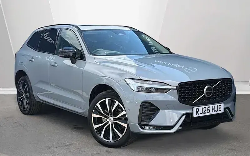 Käytetty Volvo XC60 Ultra 250 HP (183 kW) 2024 Katumaasturi