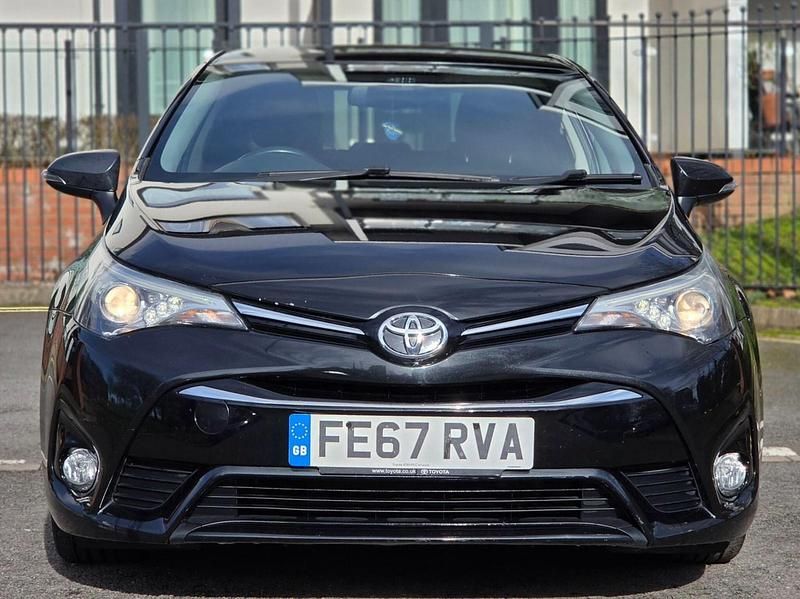 Used Toyota Avensis Design 143 HP (105 kW) 2017 Black Sedan